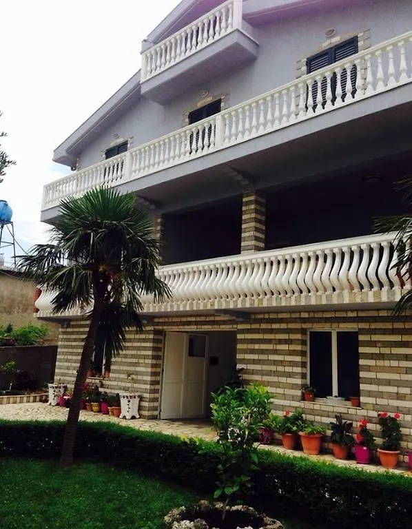 Apartment Villa George Orikum